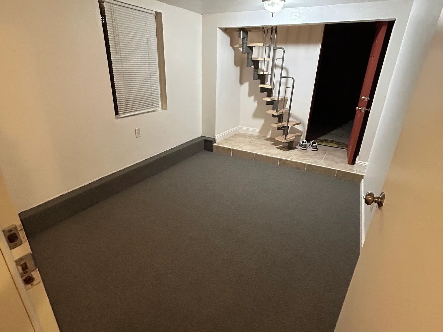 3 bed, 800 sqft, $1,945 — Photo 4