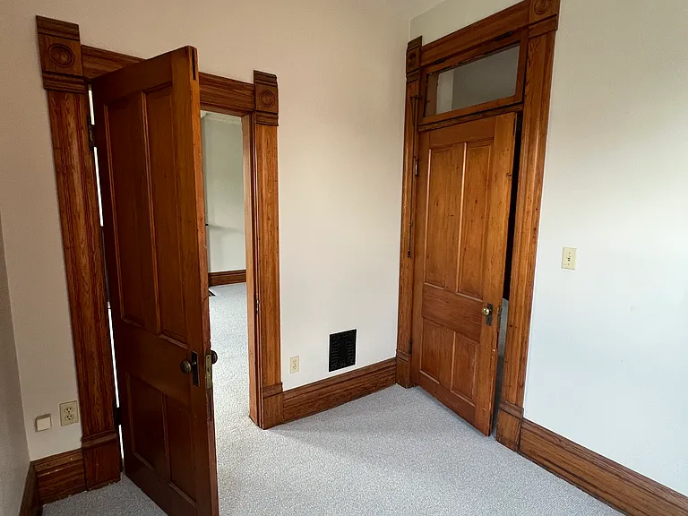 183 S 19th St #1 — Photo 91