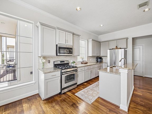 4th image of 5610 Kiam St Unit F