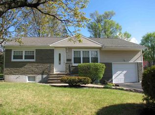 6 Northgate Dr, Albany, NY 12203