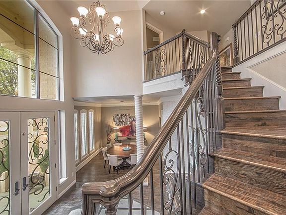 3rd image of 10 Winding Hollow Ln