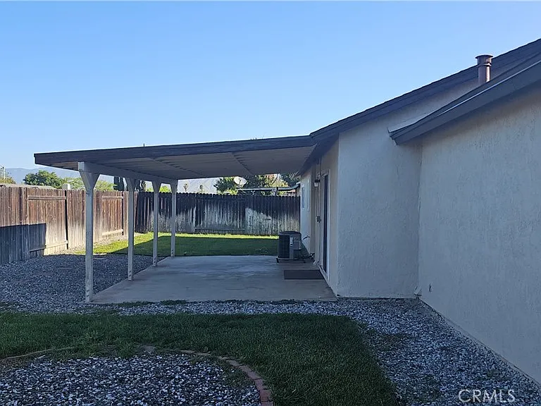 801 Belinda Ln — Photo 3