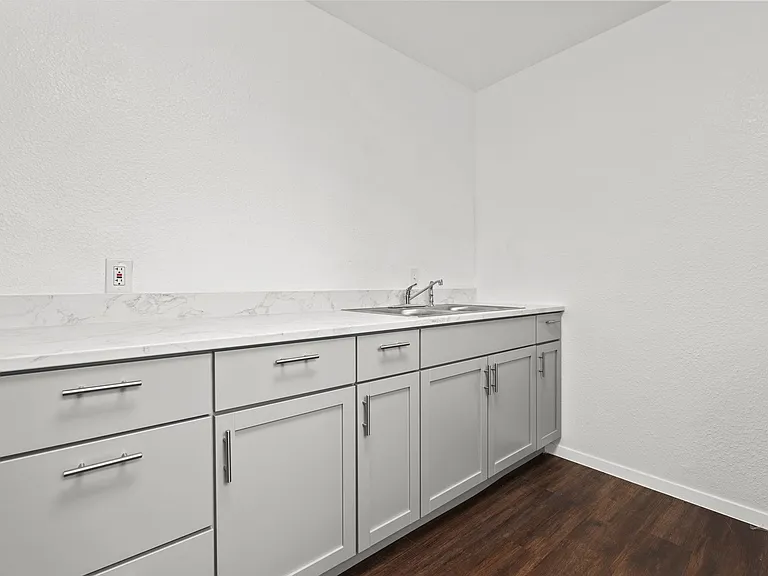4524 Collins Ave — Photo 14