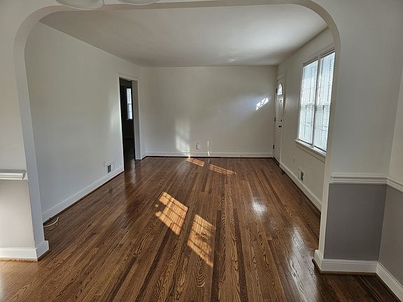 5th image of 4710 Grove Ave