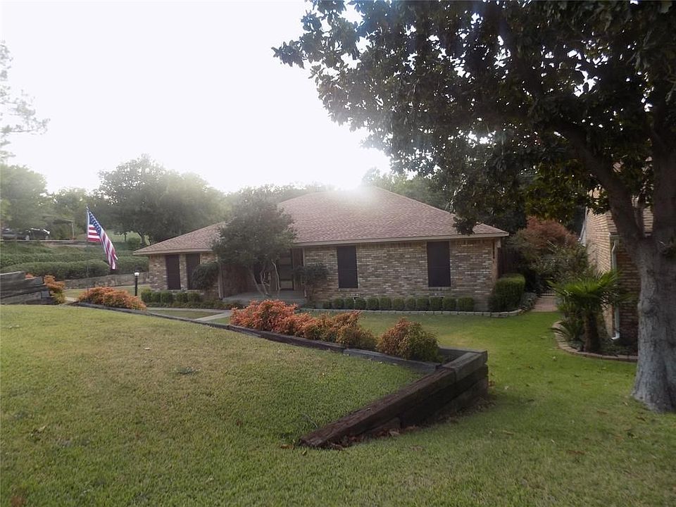 1st image of 4101 Village Green Dr