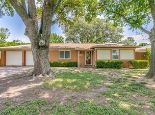 1216 Valentine St, Hurst, TX 76053
