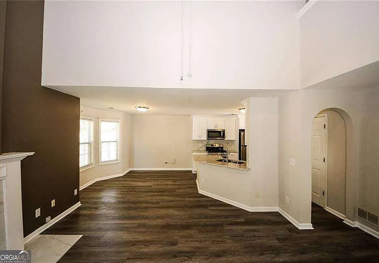 121 Stoneforest Dr — Photo 7