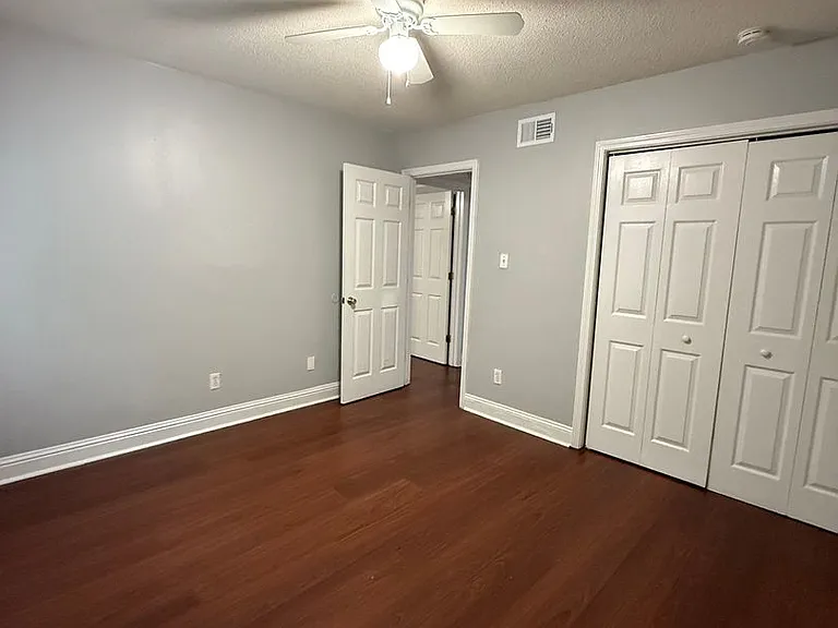 1301 Stiles Ave — Photo 6