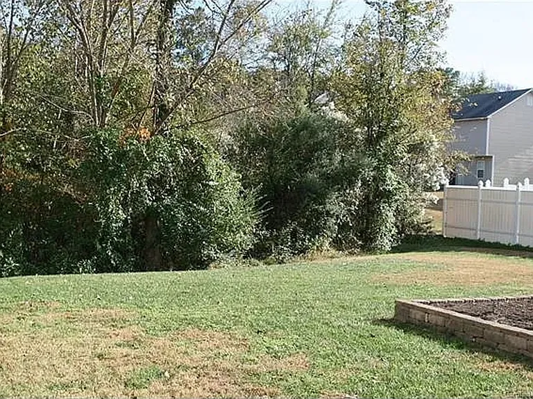 8427 Meadowcreek Village Dr — Photo 16