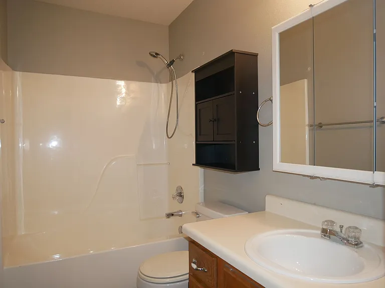 1401 Osage Dr — Photo 8