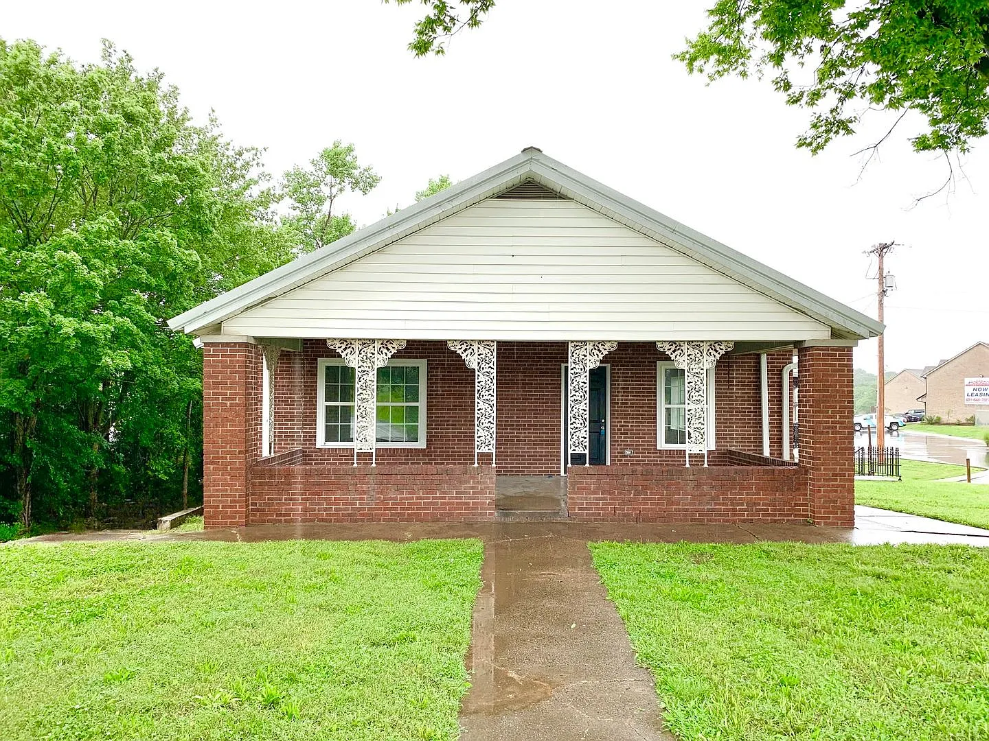 917 Sinclair Dr — Photo 3