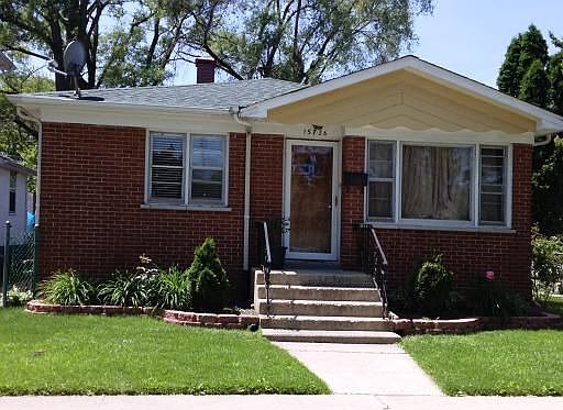 1st image of 15726 Woodbridge Ave
