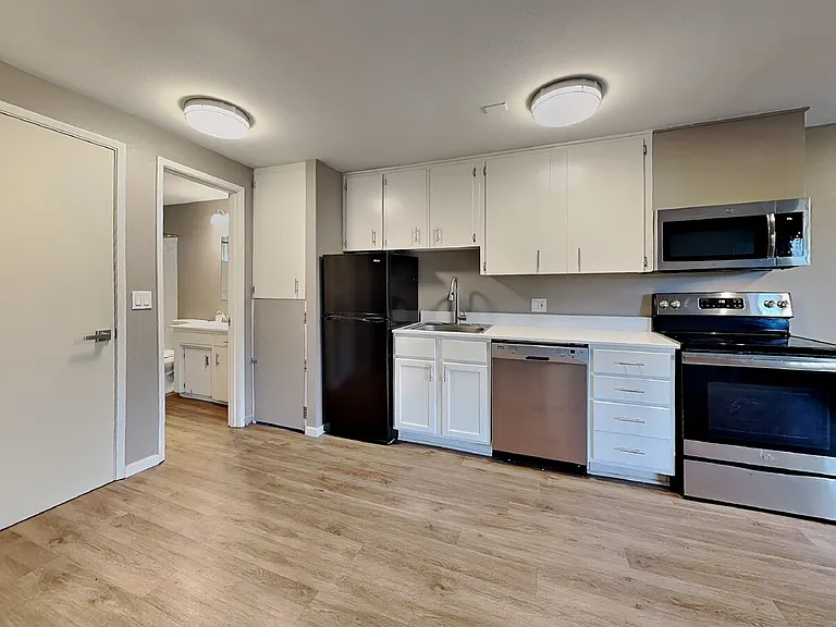 102 Summit Ave N #10 — Photo 10