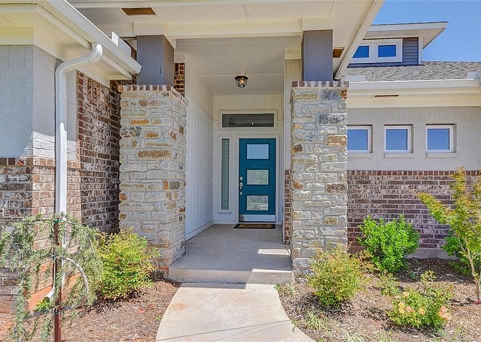 1st image of 3829 Sierra Vista Way