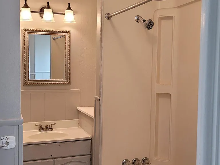 3828 Torrance Dr — Photo 22