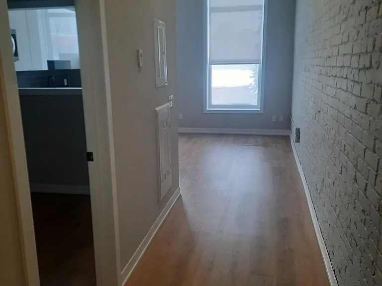 140 Simcoe St #208 — Photo 2