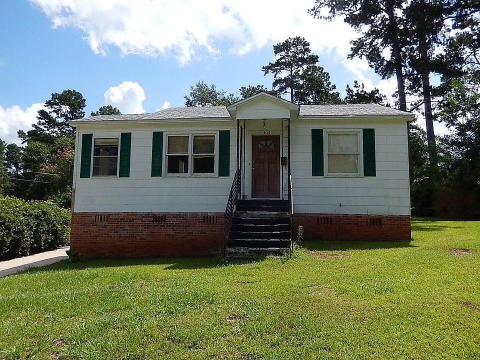 1st image of 911 Magnolia Dr