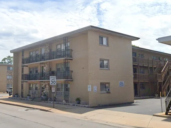 2323 119th St APT 2, Blue Island, IL 60406