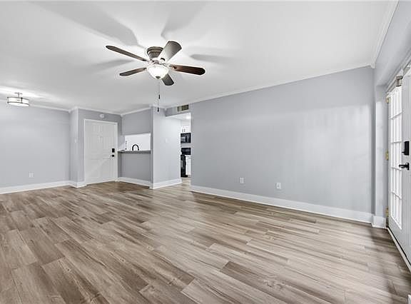3rd image of 832L S Clearview Pkwy #415