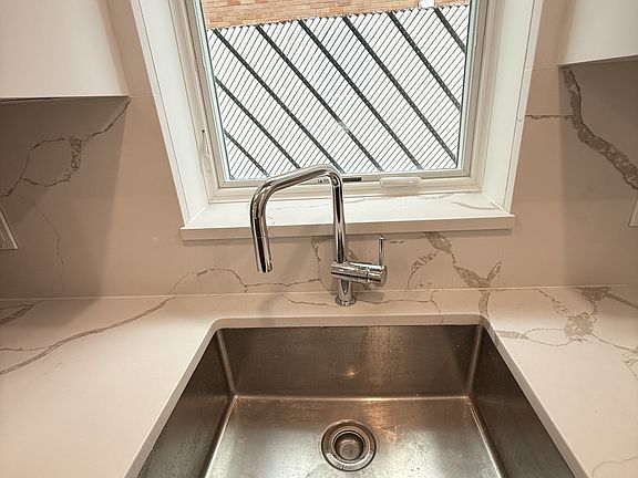 5th image of 144 Bay 25th St #1B
