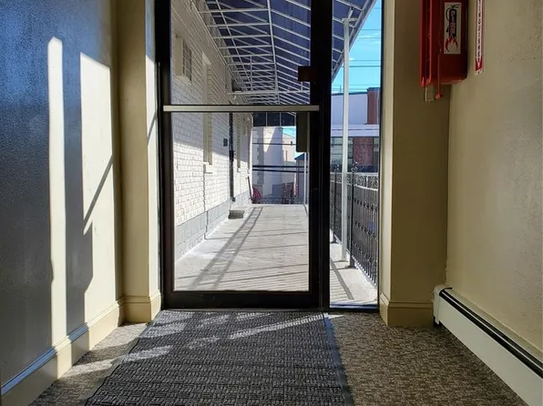 280 Undercliff Avenue image 3 of 23