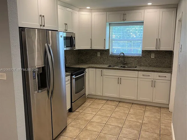 8270 SW 12th Ter — Photo 10