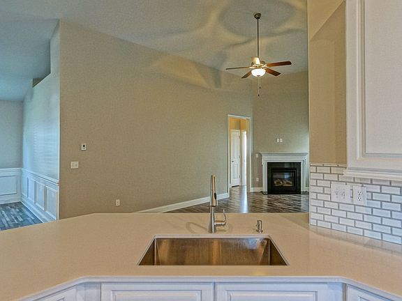 5th image of 108 Bunker Hill Ln