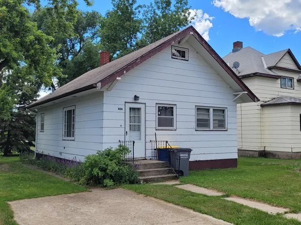404 1st St N, Ellendale, ND 58436