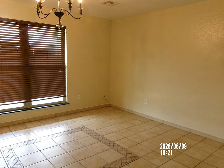 2205 NW 50th St — Photo 29