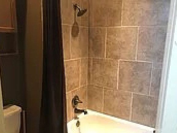 Upstairs Tub/Shower
