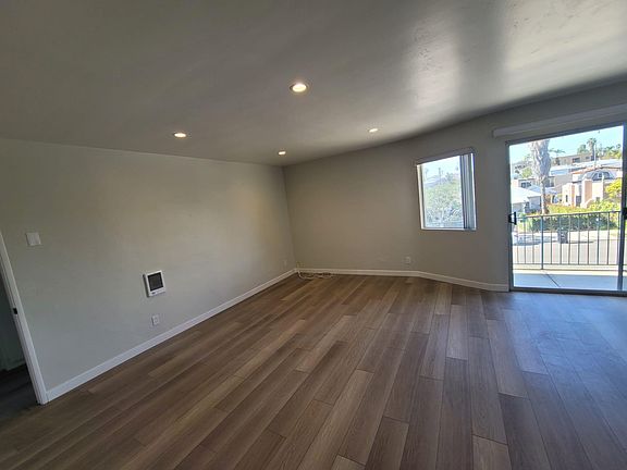 3rd image of 2121 Mission Ave #6