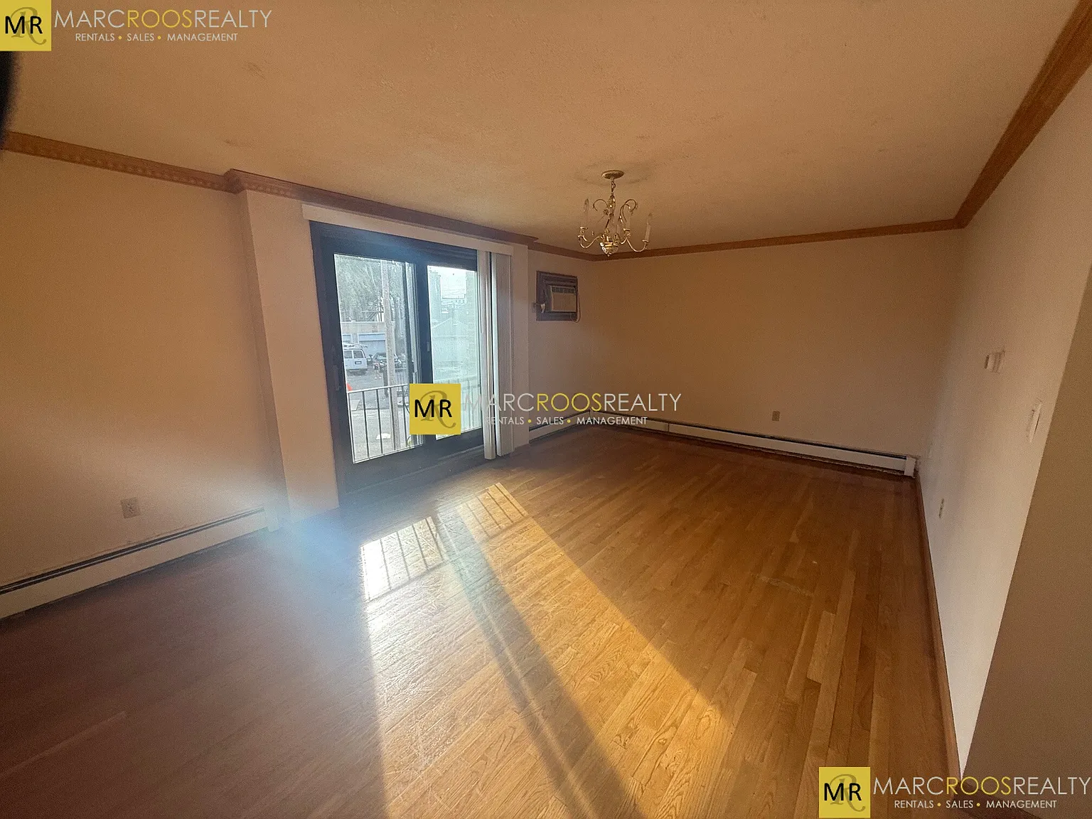 2 bed, 840 sqft, $2,800 — Photo 2
