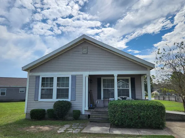 206 Adkins Ct, Dothan, AL 36303