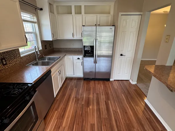 816 Tollis Pkwy, Broadview Heights, OH 44147