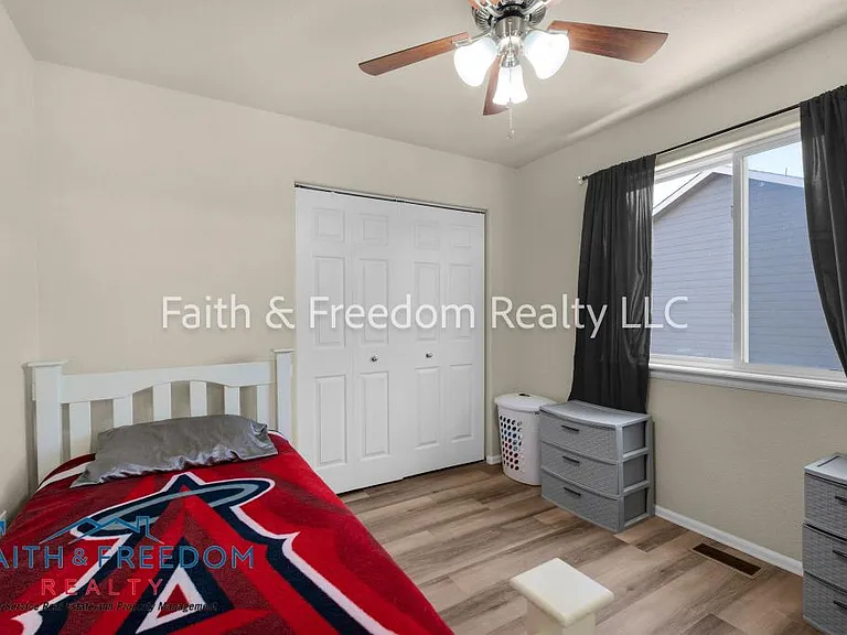 6447 Passing Sky Dr — Photo 16