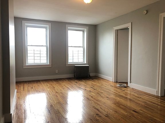 2nd image of 2169 Pacific St #4F