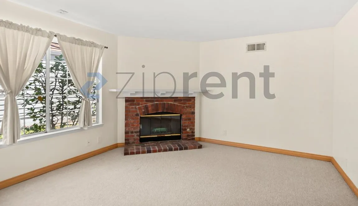 4 bed, 2.5 bath, 1987 sqft, $5,700 — Photo 3