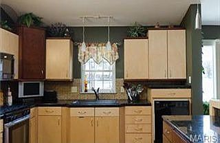 3rd image of 748 Elkington Ln