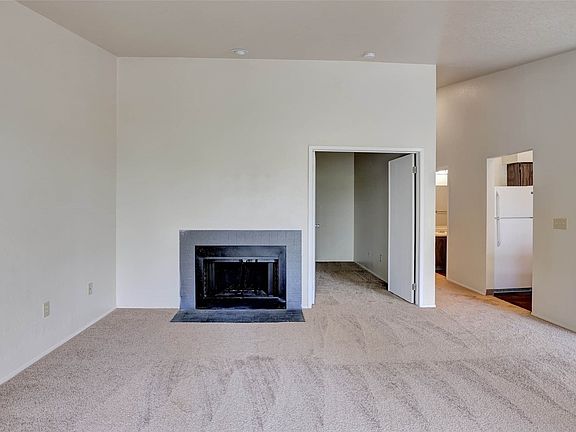 More of the natural light beaming into this unit.>