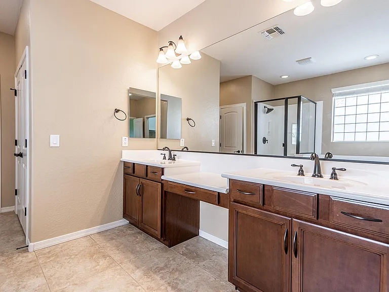 18445 W Saguaro Ln — Photo 19