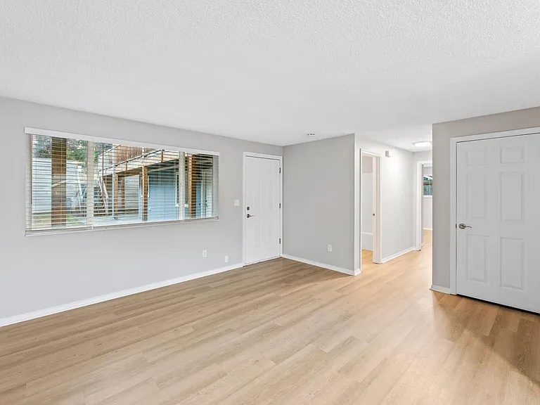 511 Avenue D #A — Photo 14