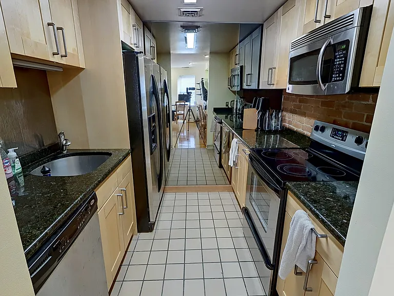 103 Gainsborough St #204 — Photo 2