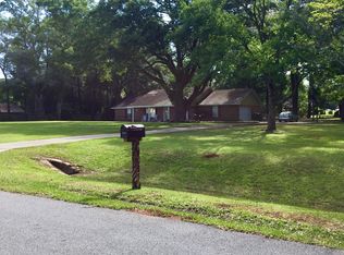 3430 N Oaks Dr, Marianna, FL 32446