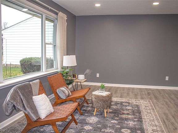 2nd image of 4709 Carsten Ln