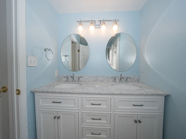 116 Montrose Ave #H — Photo 29