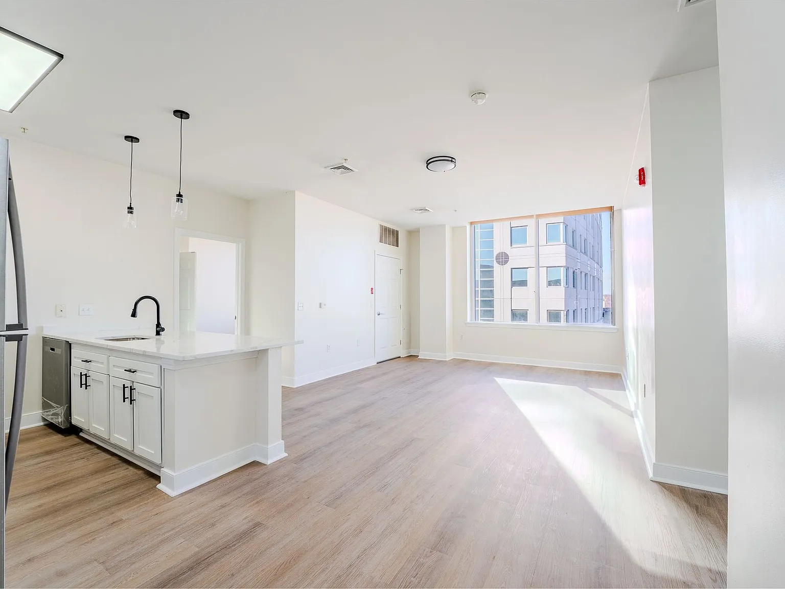 333 State St — Photo 4