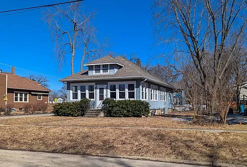 512 Lake St Photo 1