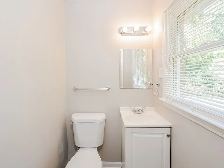 1338 W Stoneybrook Dr — Photo 10