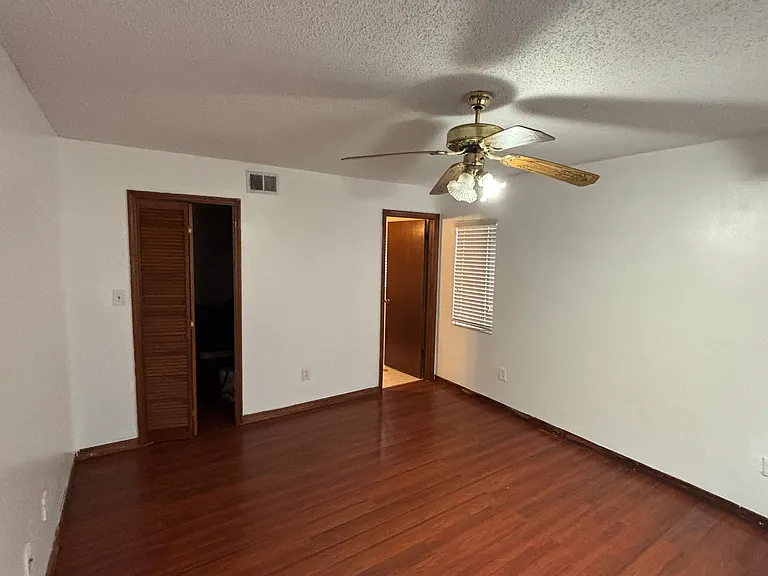 7400 Wade Meadow Ct — Photo 5