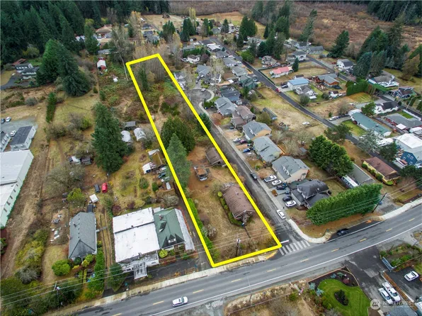 24123 Roberts Drive, Black Diamond, WA 98010
